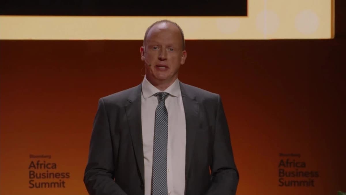 Financial Services Embraces AI at Unprecedented Pace, Redefining Industry Structure