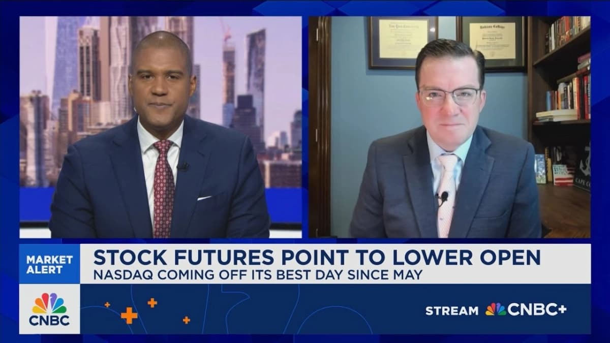 AI's Froth and Healthcare's Haven: A Market Navigator's View