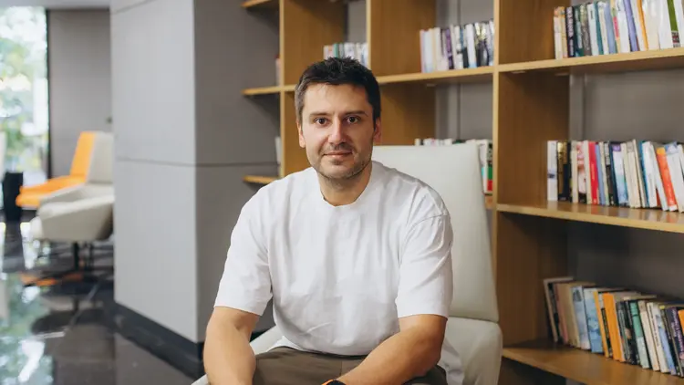 Deel Backs AI Matchmaking Job Startup Intch Secures $1.2M With Over 500K Users