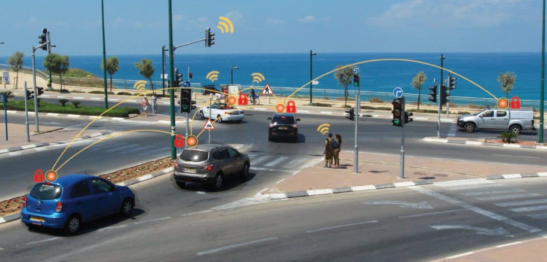 Autotalks' V2X in an intersection. Credit : Autotalks.